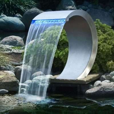 Cascata in acciaio inossidabile con illuminazione a LED